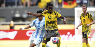 Полузащитникът Карни Чуквуемека е намекнал пред ръководството на Челси, че е разочарован