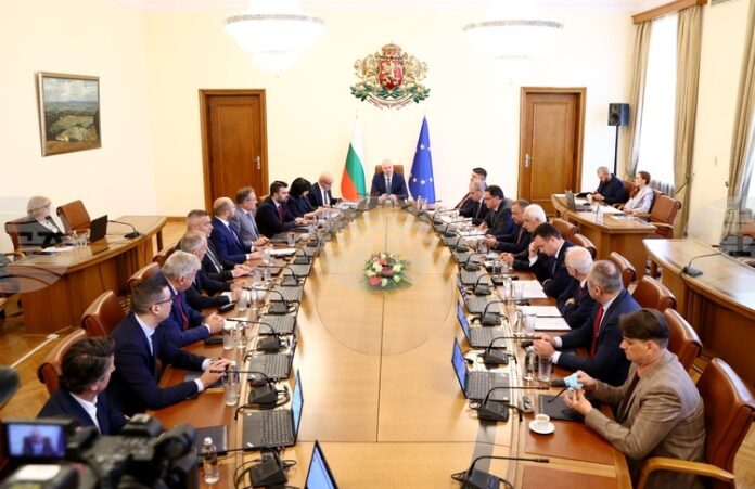 Правителството ще обсъди споразумение между България и Италия за съвместното Правителството ще обсъди споразумение между България и Италия за съвместното изграждане на военни съоръжения във войскови район „Кабиле"