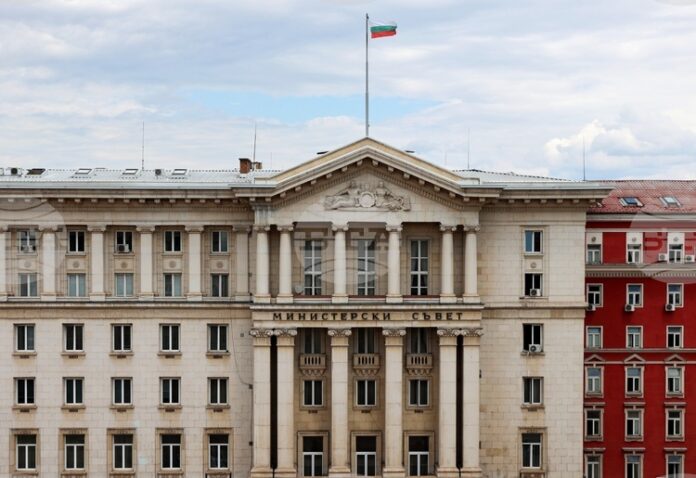 Предложението програмата за държавните имоти да се разгледа от парламента цели политически консенсус, заявява в позиция Министерският съвет