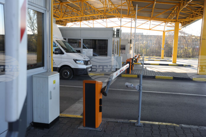 Преминаването през граничен пункт "Станке Лсичково" временно ще е преустановено до 16:00 ч.