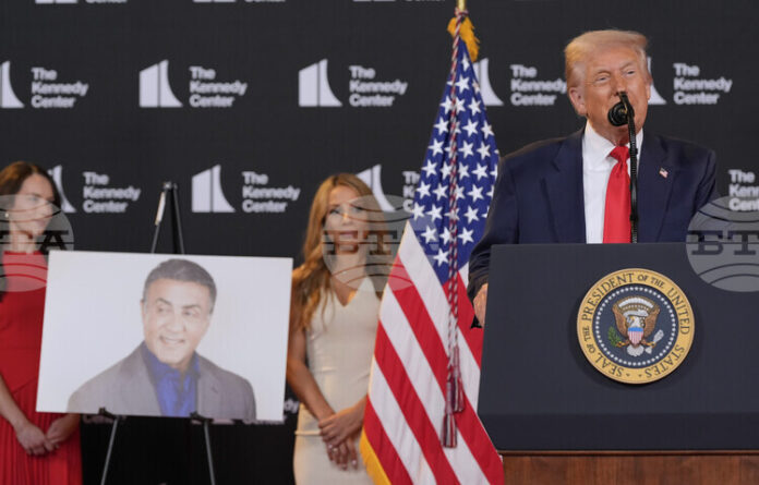 Президентът на САЩ Доналд Тръмп представи лауреатите на отличията на Президентът на САЩ Доналд Тръмп представи лауреатите на отличията на Центъра за сценични изкуства "Кенеди"