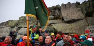 Президентът Румен Радев се включи в честванията на 130 години организиран туризъм у нас, като изкачи Черни връх