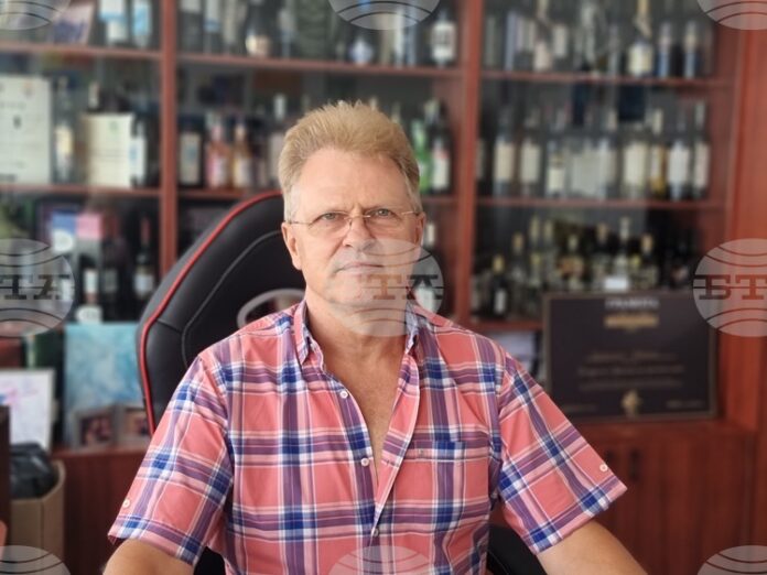 "Вила Ямбол" търси инженери, счетоводител и технически кадри в производството, каза изпълнителният директор Красимир Аврамов