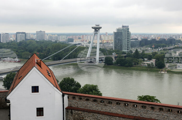Ръстът на икономиката на Словакия през второто тримесечие се забавя Ръстът на икономиката на Словакия през второто тримесечие се забавя до 0,4 на сто