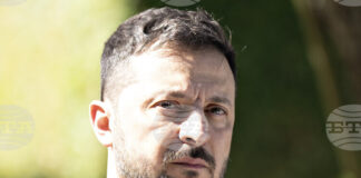 РАЗШИРЕНА
                                                                                                Зеленски отхвърли официалното отстъпване на украинска територия и подчерта, че Киев трябва да участва във всички преговори