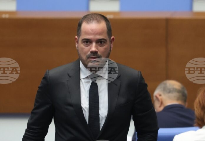 Румен Радев внушава неистини, не се предвижда „разпродажба“ на държавни имоти, каза Калин Стоянов от "ДПС - Ново начало"