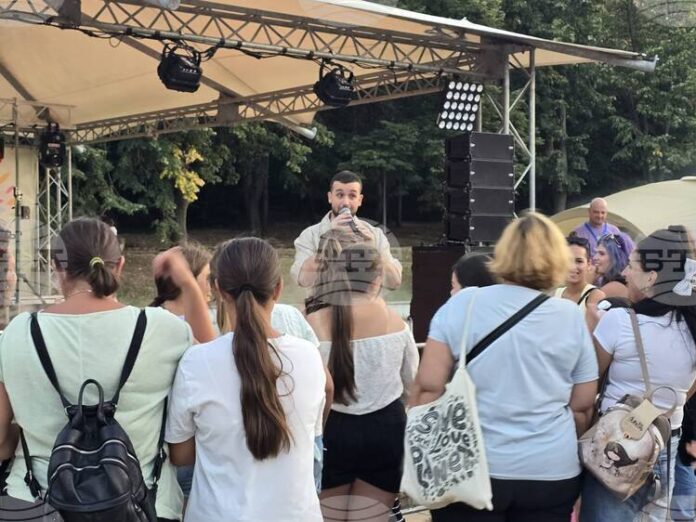 С концерт на Вениамин и "Трибуна на младите" бе отбелязан Международният ден на младежта в Добрич