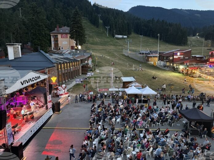 С награждаване на доброволци и латиноамерикански изпълнения завърши тазгодишният джаз фестивал в Боровец