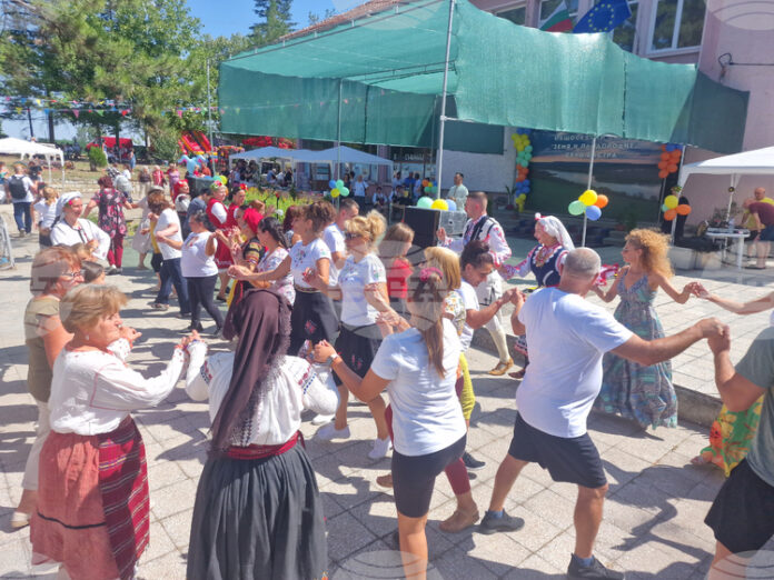 Събор под надслов „Земя и плодородие“ се състоя втора поредна година в търговищкото село Бистра