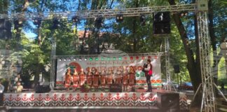 Съборът „Богородична стъпка“ събра в курорта Старозагорски бани любители на фолклора от цялата страна