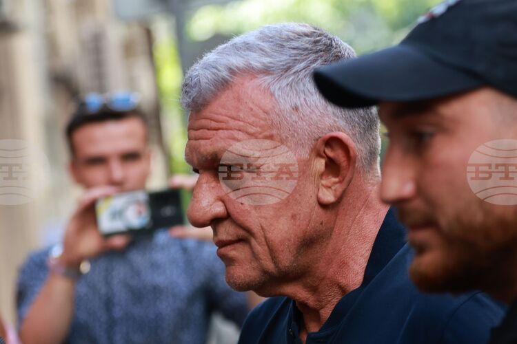 СподелиСофийският градски съд разглежда мярката за неотклонение на Никола Николов