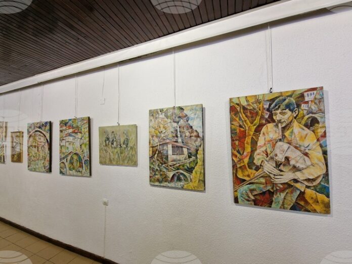 Съвместна художествена изложба "Рамката" е експонирана в Клуба на дейците на културата в Смолян