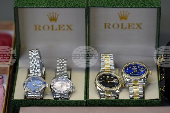 Швейцария се сблъсква с по-високи мита, тъй като не премахна търговските бариери, обяви Белият дом, след като наложи тарифи от 39 на сто за алпийската страна