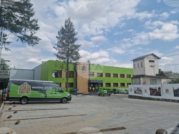 Строителни инженери, конструктори и специалисти в довършителните работи предстои да наема „Модера хаус“ в Търговище