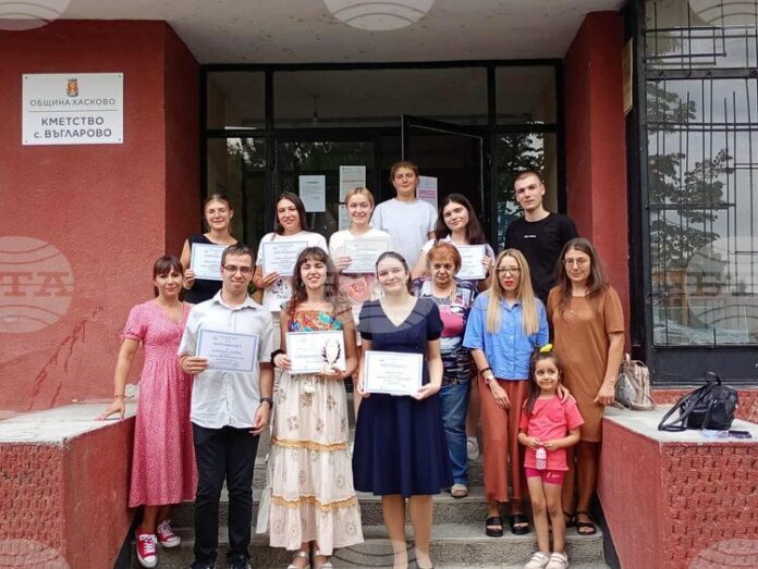 Студентка по право е носител на наградата за поезия в конкурса "Проф. д-р Асен Златаров - Аура"