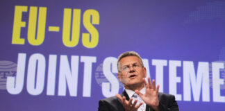 Търговското споразумение между ЕС и САЩ не включва виното и спиртните напитки "засега", ЕС се стреми към мита за автомобилите от 15 процента от 1 август