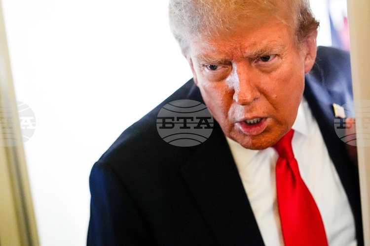 СподелиАмериканският президент Доналд Тръмп сподели че китайският лидер Си Цзинпин