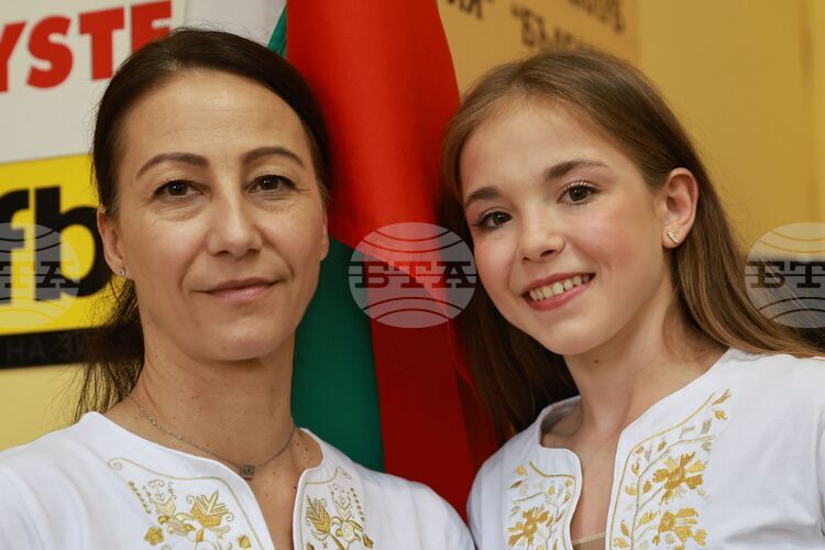 СподелиСветовната вицешампионка по художествена гимнастика Стилияна Николова и нейната треньорка