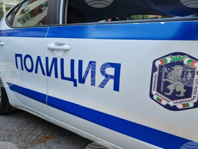 Трима души са ранени при катастрофа между военен автомобил и лека кола край село Маломирово до Елхово