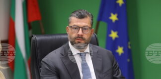 Туризъм
                                                                                                Туризмът ще е секторът с най-видими ефекти от приемането на еврото, каза зам.-министърът на финансите Методи Методиев