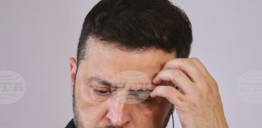 Украинците няма да дадат земята си на окупаторите, заяви Зеленски