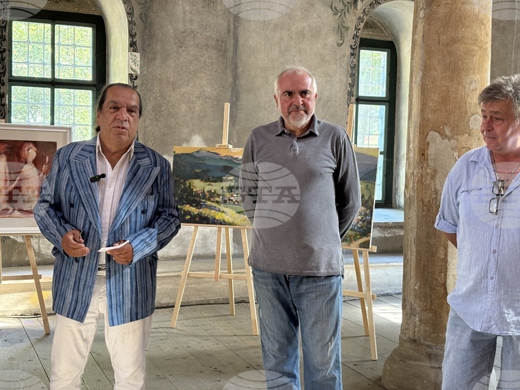 СподелиВ Байракли джамия в Самоков беше открита изложба на шестима