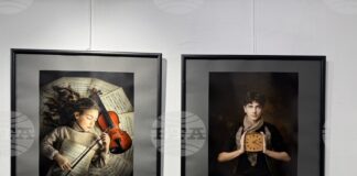 В Казанлък представиха премиерно пътуващата селекция "Избрано" от 12-ия Международен фото салон Пловдив 2025