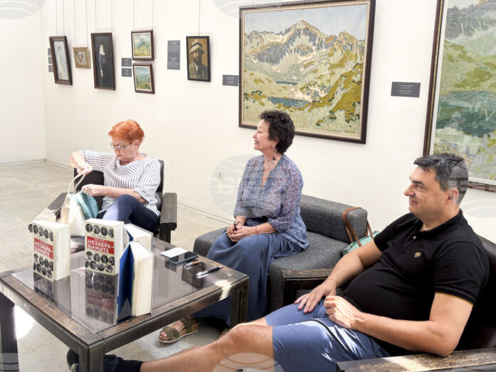 В Самоков бяха представени книгите на Владимир Николов и Виолета Цветкова - „Високо“ и „45 срещи насаме с незабравимите“