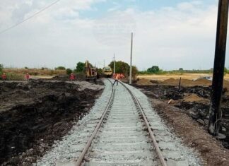Възстановено е движението на влаковете в участъка Любеново – Симеоновград след инцидента, при който се обърнаха и горяха цистерни с гориво