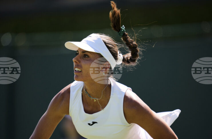 Виктория Томова се класира за втория кръг на турнира по тенис УТА 1000 в Синсинати