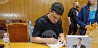 Владимир Николов и Виолета Цветкова ще се срещнат с читатели в Художествената галерия „Проф. Васил Захариев“ в Самоков