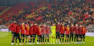 Воденият от Станимир Стоилов отбор на Гьозтепе изпусна победата срещу Коняспор в последните минути в среща от турското първенство