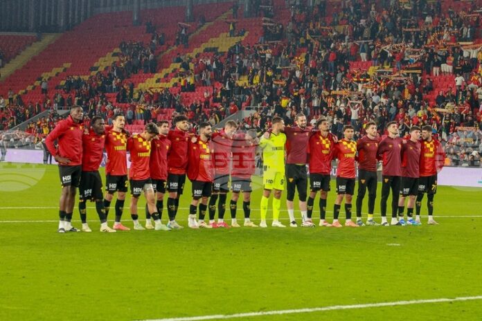 Воденият от Станимир Стоилов отбор на Гьозтепе изпусна победата срещу Коняспор в последните минути в среща от турското първенство