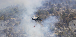 Военен хеликоптер "Кугър" се включи в гасенето на пожара в района на Харманли