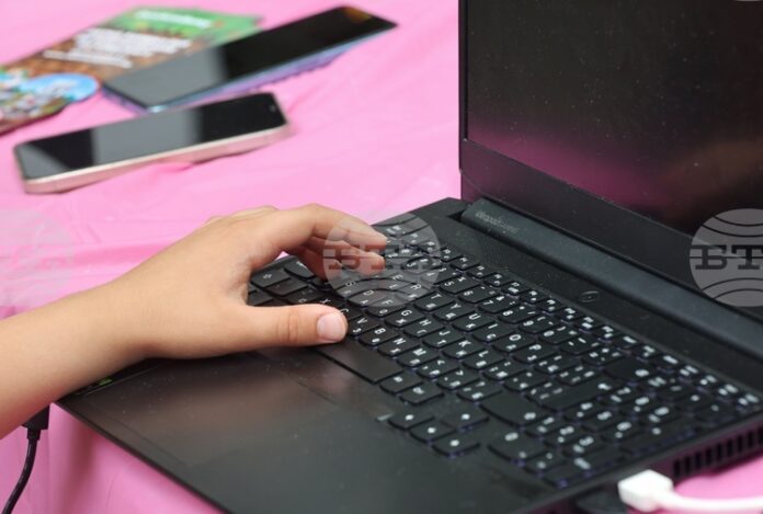 За информираността на младите хора, използването на социални мрежи и изкуствен интелект разказаха социолозите Алексей Пампоров и Стойчо Босев