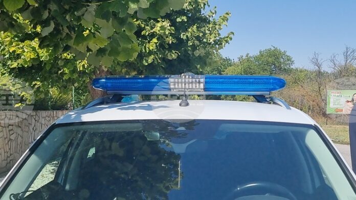 Заради катастрофа със загинал е затворен пътят между селата Нейково Заради катастрофа със загинал е затворен пътят между селата Нейково и Божаново в област Добрич