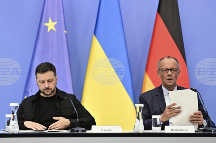 Зеленски, Макрон и Мерц изключиха възможността за предаване на украински територии на Русия