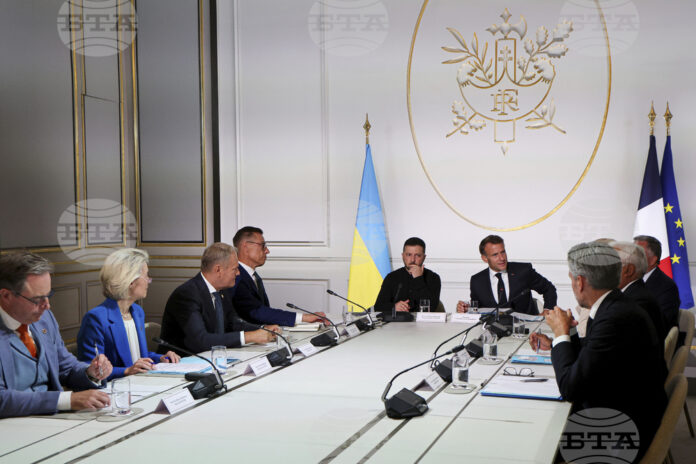 Премиерът на Белгия Барт де Вевер, председателят на ЕК Урсула фон дер Лайен, премиерът на Полша Доналд Туск, президентът на Финландия Александер Стуб, президентът на Украйна Володимир Зеленски и френският президент Еманюел Макрон на срещата на "Коалицията на желаещите" в Париж, 4.09.2025 г.