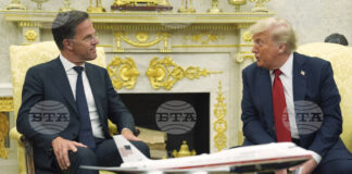 енералният секретар на НАТО Марк Рюто и президентът на САЩ Доналд Тръмп в Белия дом, 14 юли 2025 г. Снимка: АП