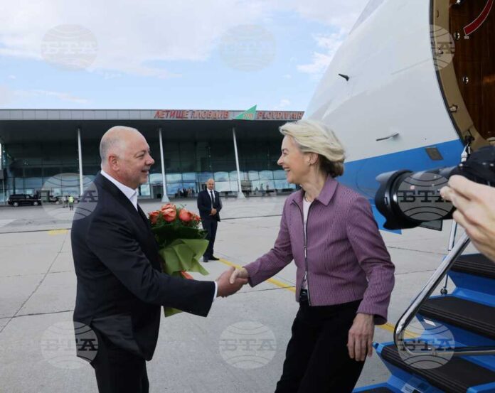 Урсула Фон дер Лайен на летище Пловдив Урсула Фон дер Лайен на летище Пловдив