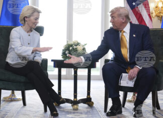 Председателката на ЕK Урсула фон дер Лайен на среща с президента на САЩ Доналд Тръмп в Шотландия