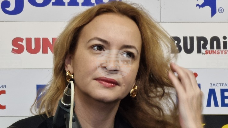 СподелиБившата световна шампионка Антоанета Стефанова завърши наравно в партия от