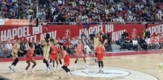 Апоел Тел Авив победи Барселона в исторически първи мач от баскетболната Евролига в България