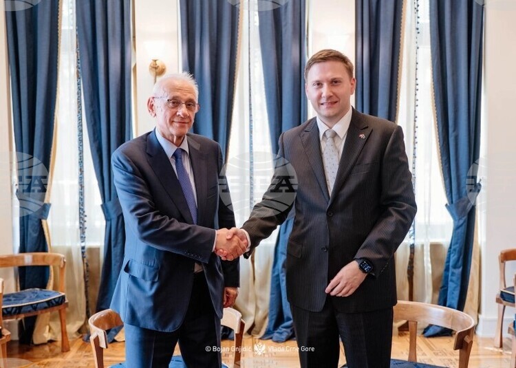 СподелиПо време на среща днес в Подгорица черногорският министър на