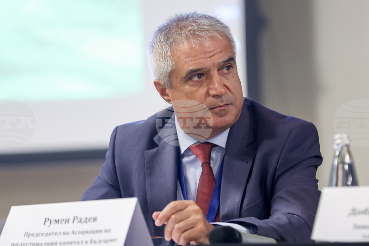 СподелиРумен Радев председателят на Асоциацията на индустриалния капитал в България