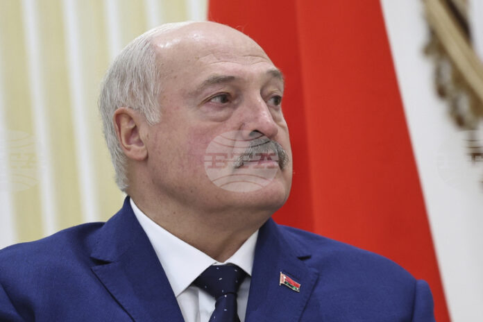 Беларуският лидер Александър Лукашенко помилва още 25 затворници