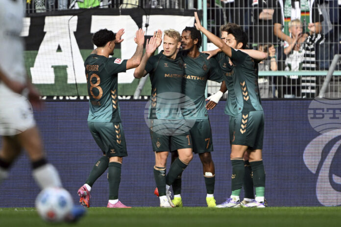 Бившият треньор на Вердер Бремен Томас Шааф може да се зърне към работа във футбола