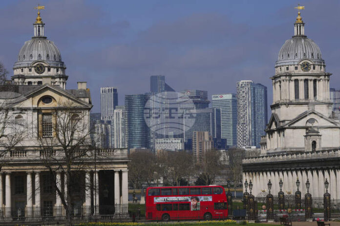 Британската икономика остана в застой през юли, износът към САЩ се възстановява леко, показват официални данни