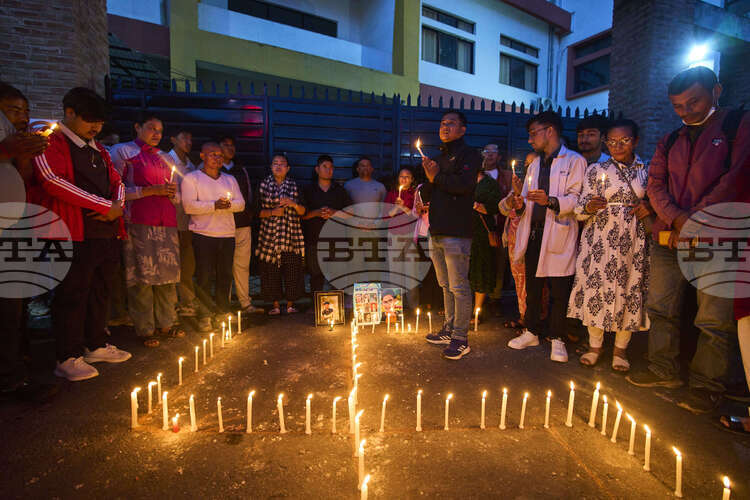 СподелиЖертвите от масовите антикорупционни демонстрации в Непал достигнаха 72 а
