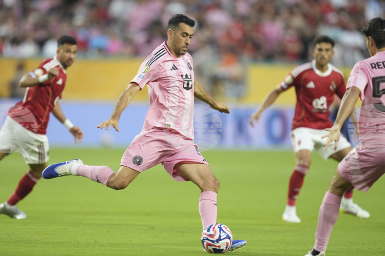 СподелиПолузащитникът на Интер Маями Серхио Бускетс обяви че ще сложи